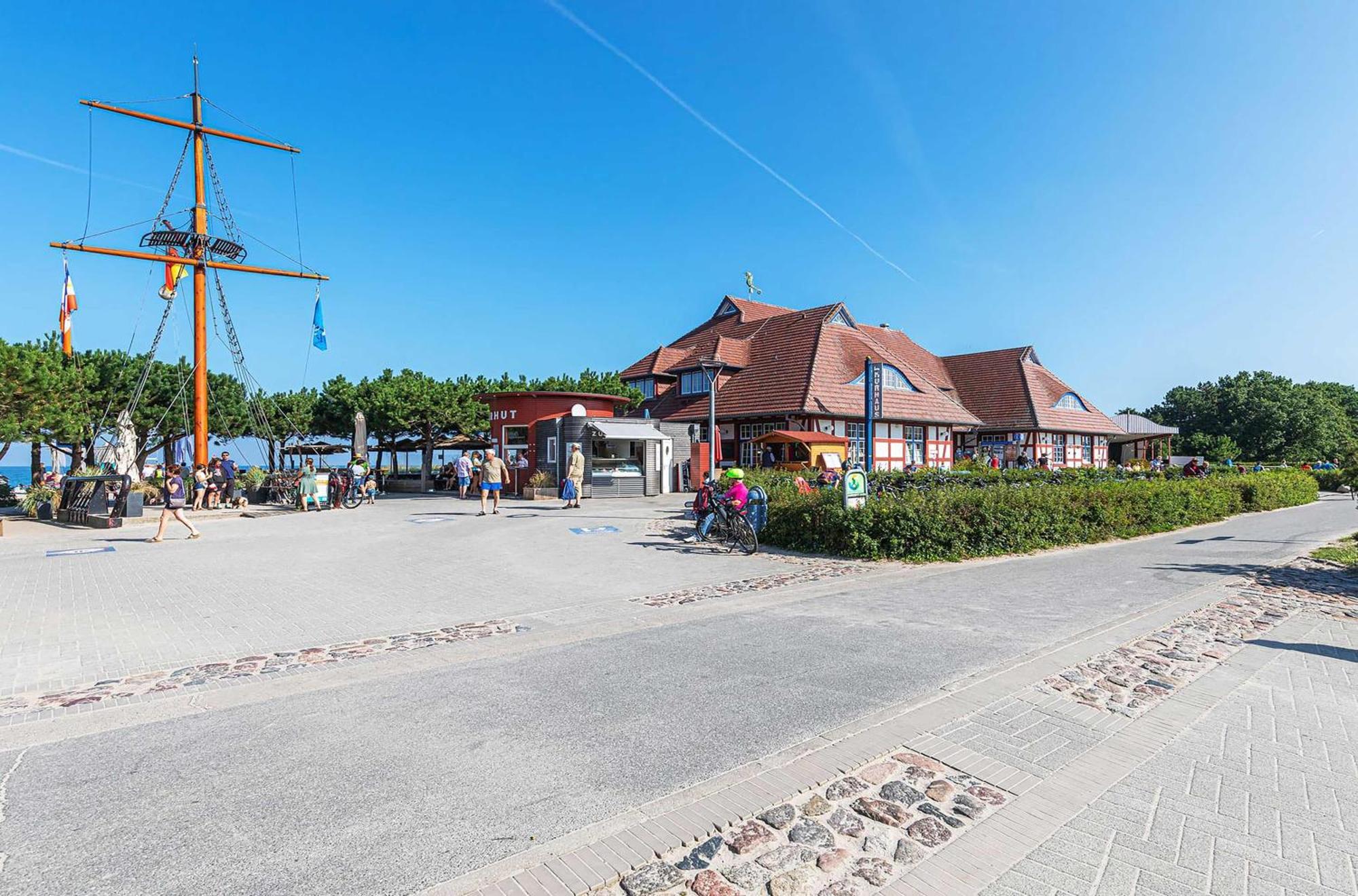 Krosse Krabbe an der Seebrücke Zingst Exterior foto